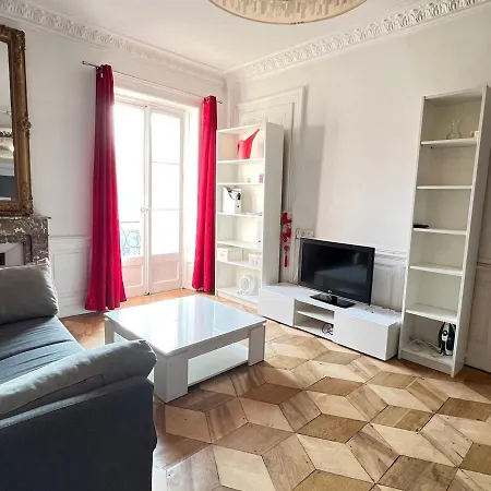T1 Moderne, Cosy Au Centre-ville D'aix-les-bains, Proche Des Thermes Et Commerces! - Fr-1-555-33 Apartment